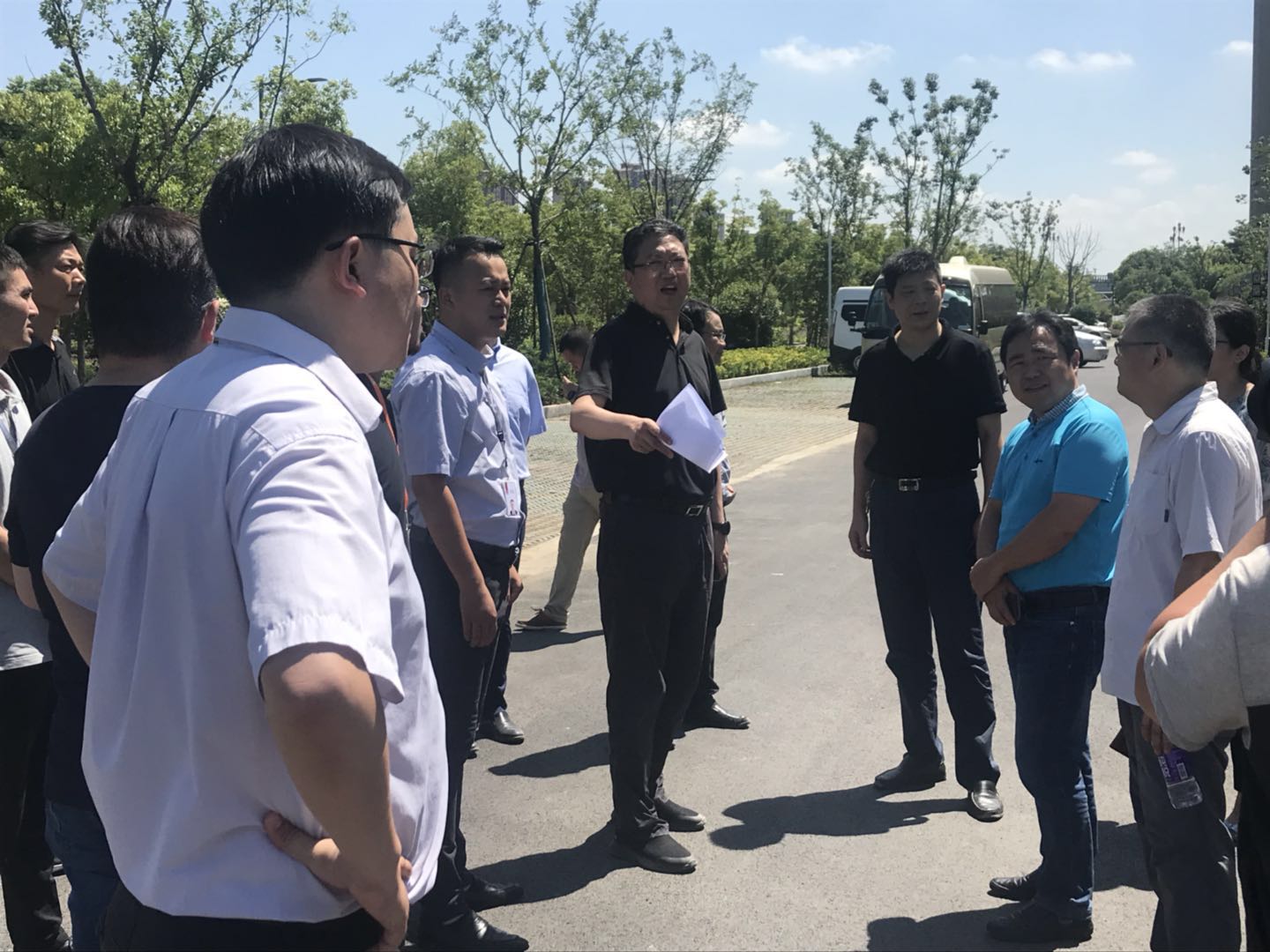 崇川区委书记吴旭带队各主要领导考察左岸文创街区